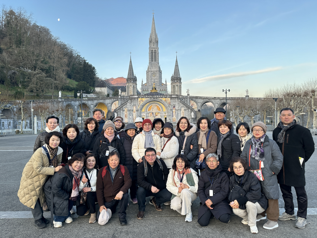 2024년 장성 성당은 이태리 스페인 포르투갈 프랑스 성모님 발현지를 11박 12일간 일정으로 순례하였다        첨부파일 : 1708241491.jpg