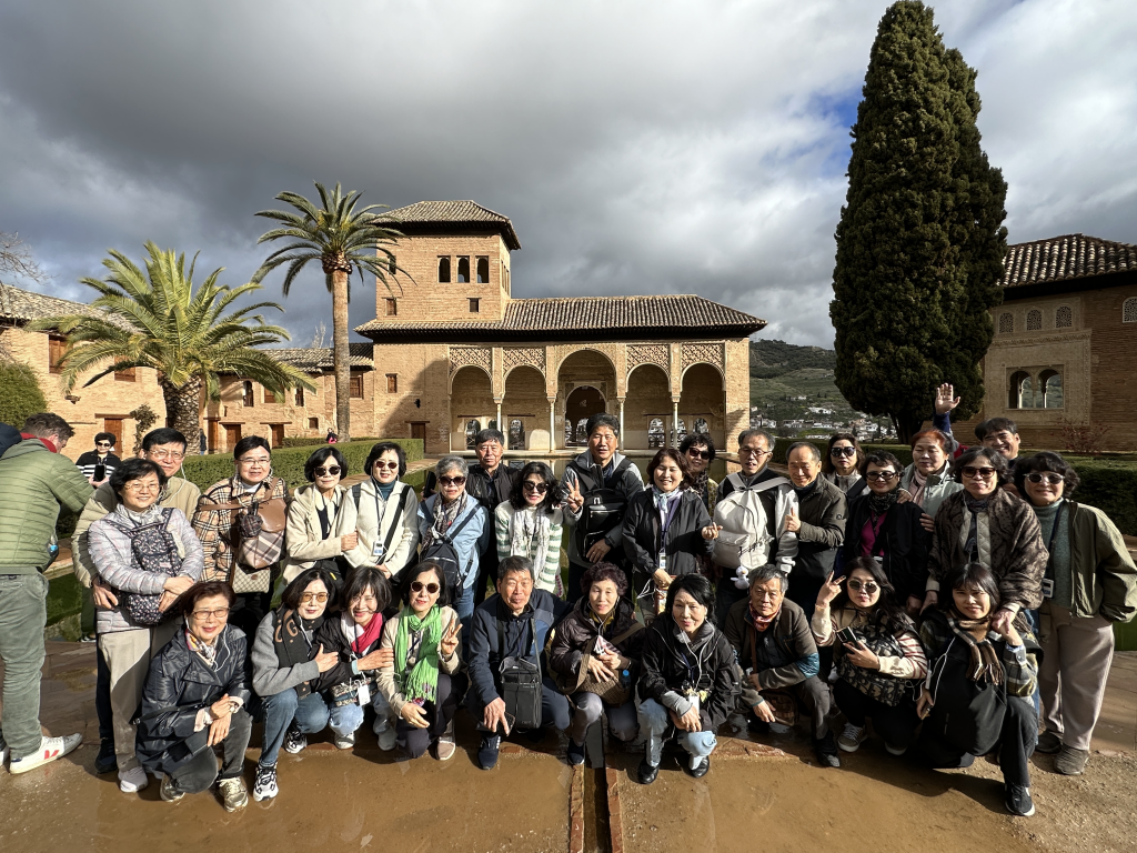 2024년 본촌동 성당은 스페인 포르투갈 프랑스 성모님 발현지를 11박 12일간 일정으로 순례하였다   첨부파일 : 1710909124.jpg