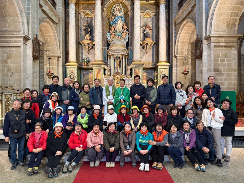 2025년 광주대교구 꾸르실료는  12박 13일  일정으로 스페인 산티아고를 도보 순례 순레하였다     첨부파일 : 1741760263.jpg