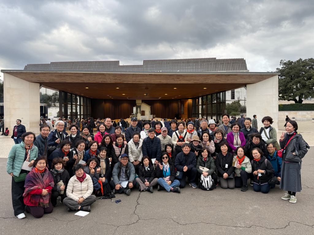 2025년 광주대교구 꾸르실료는  12박 13일  일정으로 스페인 산티아고를 도보 순례 순레하였다     첨부파일 : 1741760314.jpg