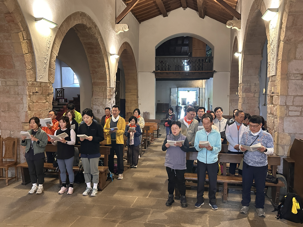 2025년 광주대교구 경제인 연합회에서 산티아고 도보 순례길을 11박 12일 여정으로 순례하였다.     첨부파일 : 1751004922.jpg