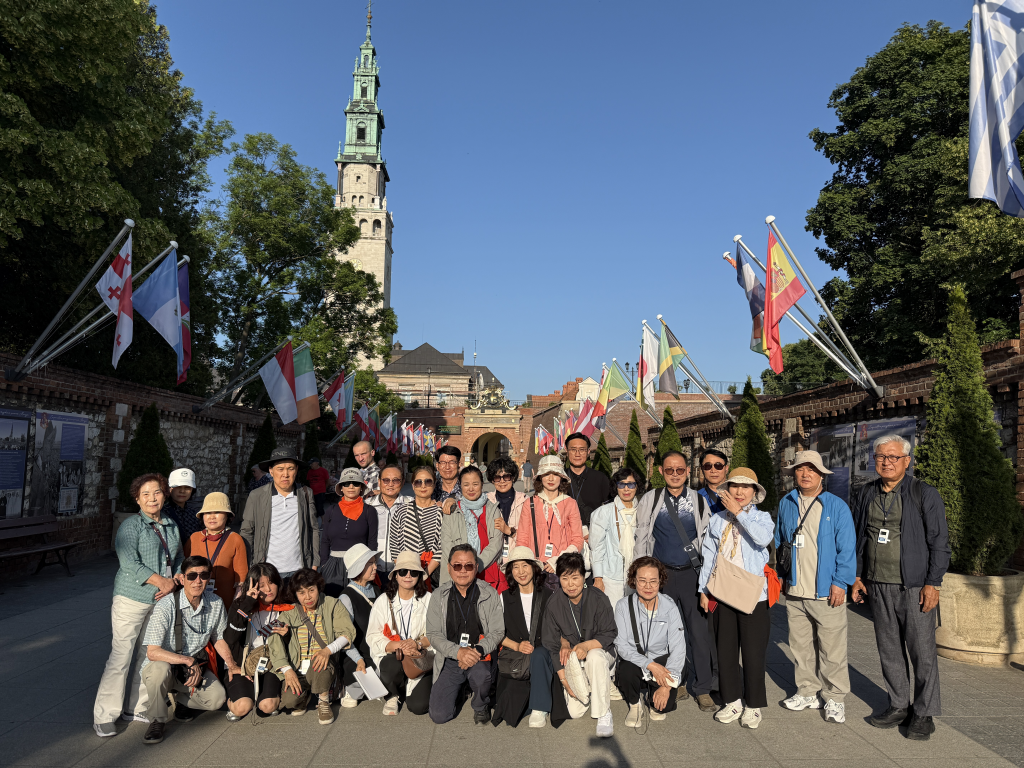 2025년 광주대교구 산수동 성당은  동유럽을  11박 12일 여정으로 순례하였다.       첨부파일 : 1751005213.jpg
