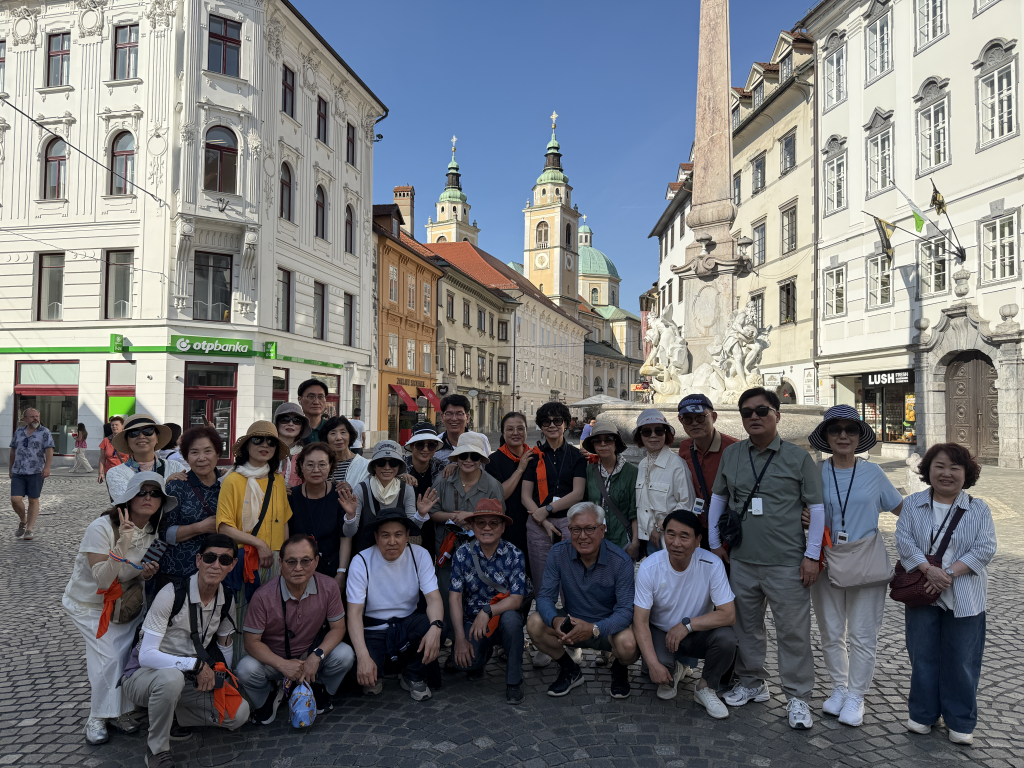 2025년 광주대교구 산수동 성당은  동유럽을  11박 12일 여정으로 순례하였다.       첨부파일 : 1751005255.jpg