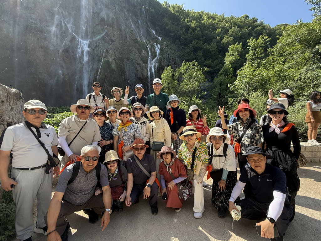 2025년 광주대교구 산수동 성당은  동유럽을  11박 12일 여정으로 순례하였다.       첨부파일 : 1751005301.jpg
